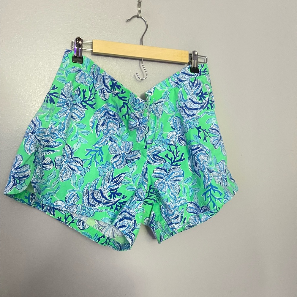 Lilly Pulitzer ocean view shorts XL